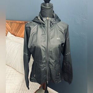 Black Nike women’s running jacket SOLD